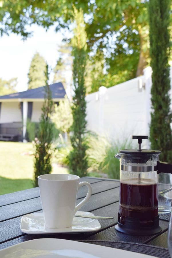 Bil-Zenn Villa Bilzen Exteriör bild