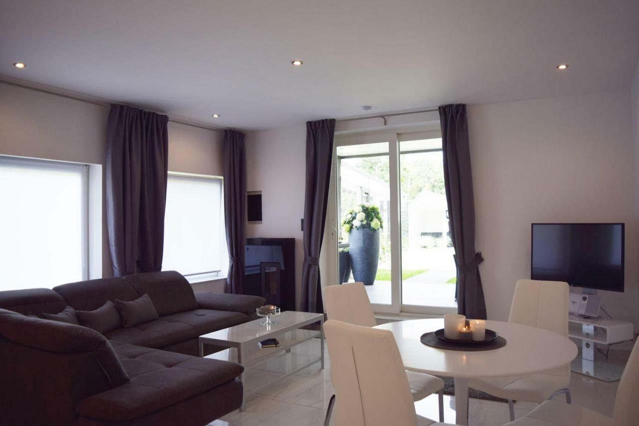 Bil-Zenn Villa Bilzen Exteriör bild